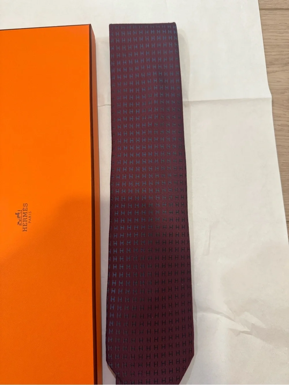 Hermes Faconnee H Bicolore tie w/ box